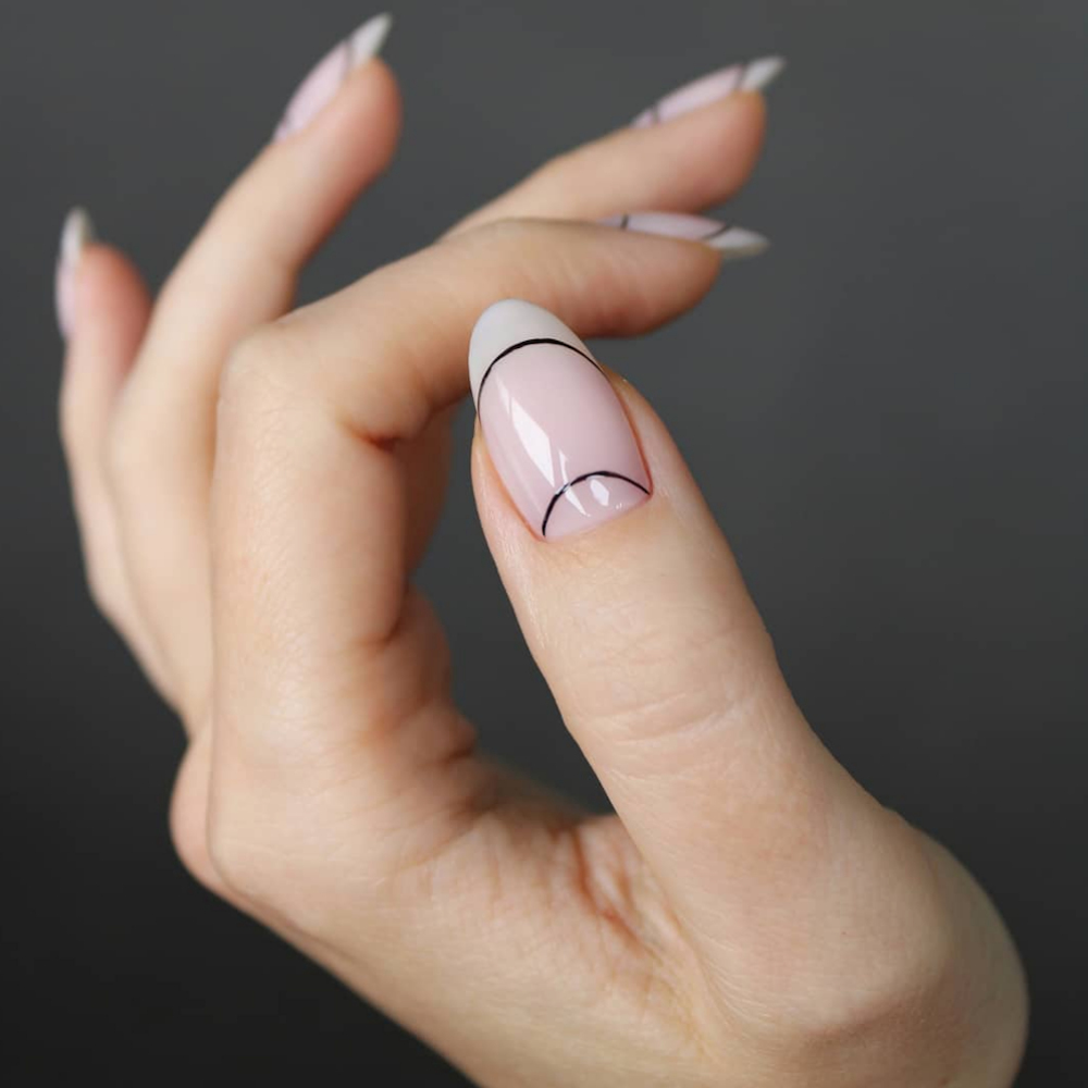 Minimalist French Manicure Nails by marinadobyk.nails