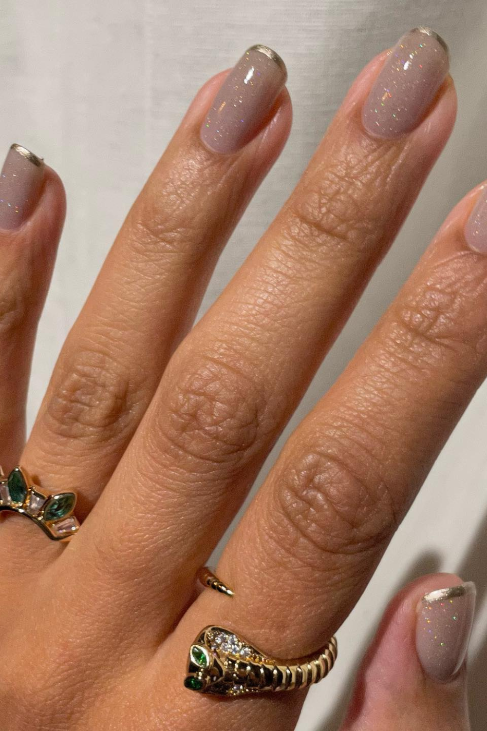 Autumn Nail Trends 2022: Champagne Nails