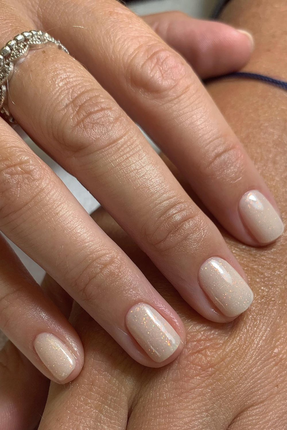 Autumn Nail Trends 2022: Champagne Nails