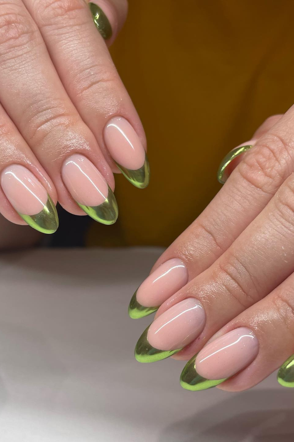Autumn Nail Trends 2022: Foil Nails